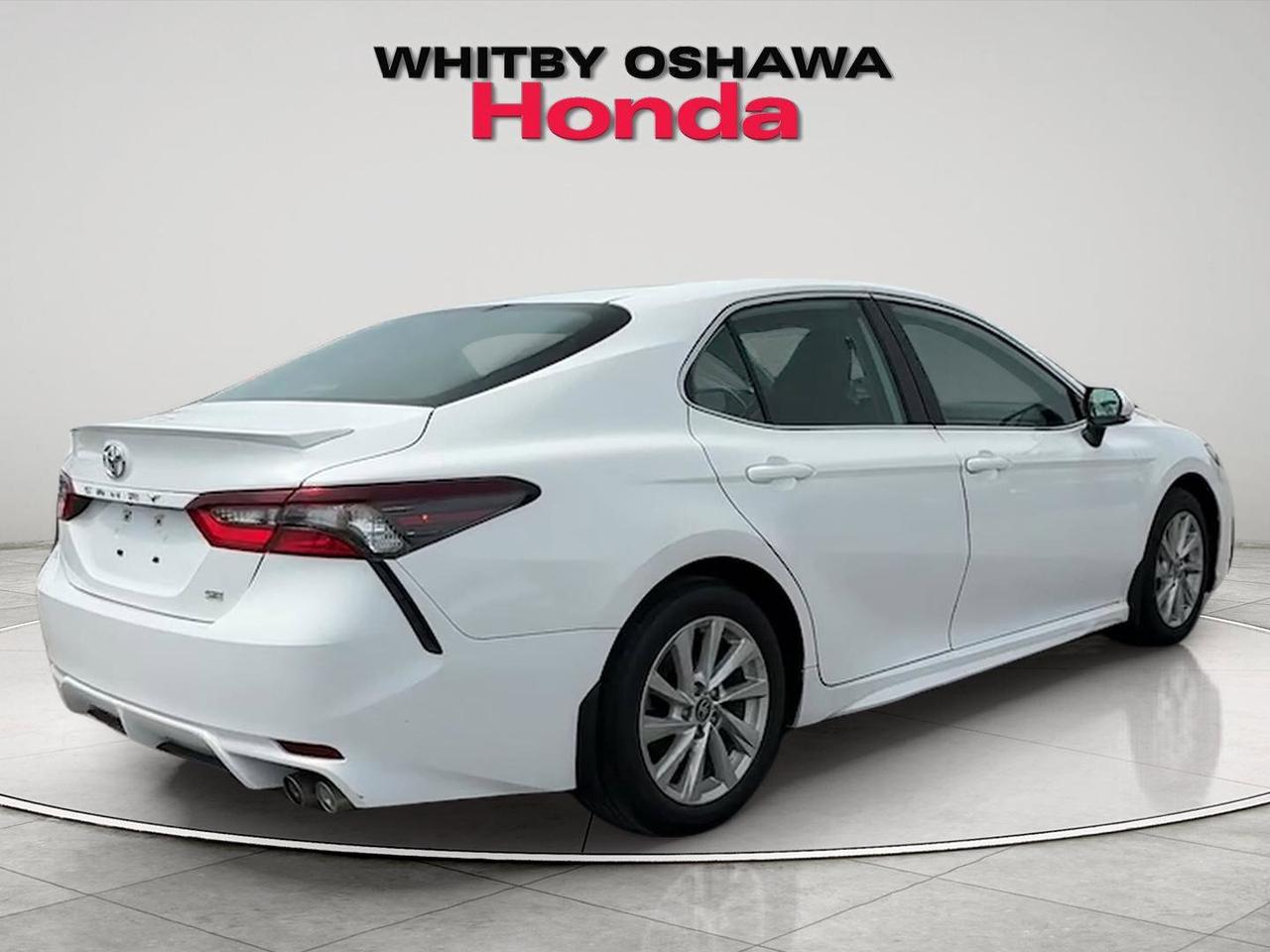 2024 Toyota Camry SE Photo