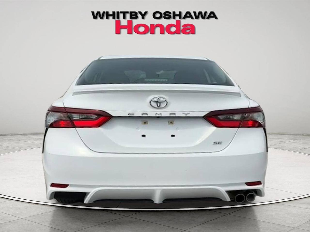 2024 Toyota Camry SE Photo