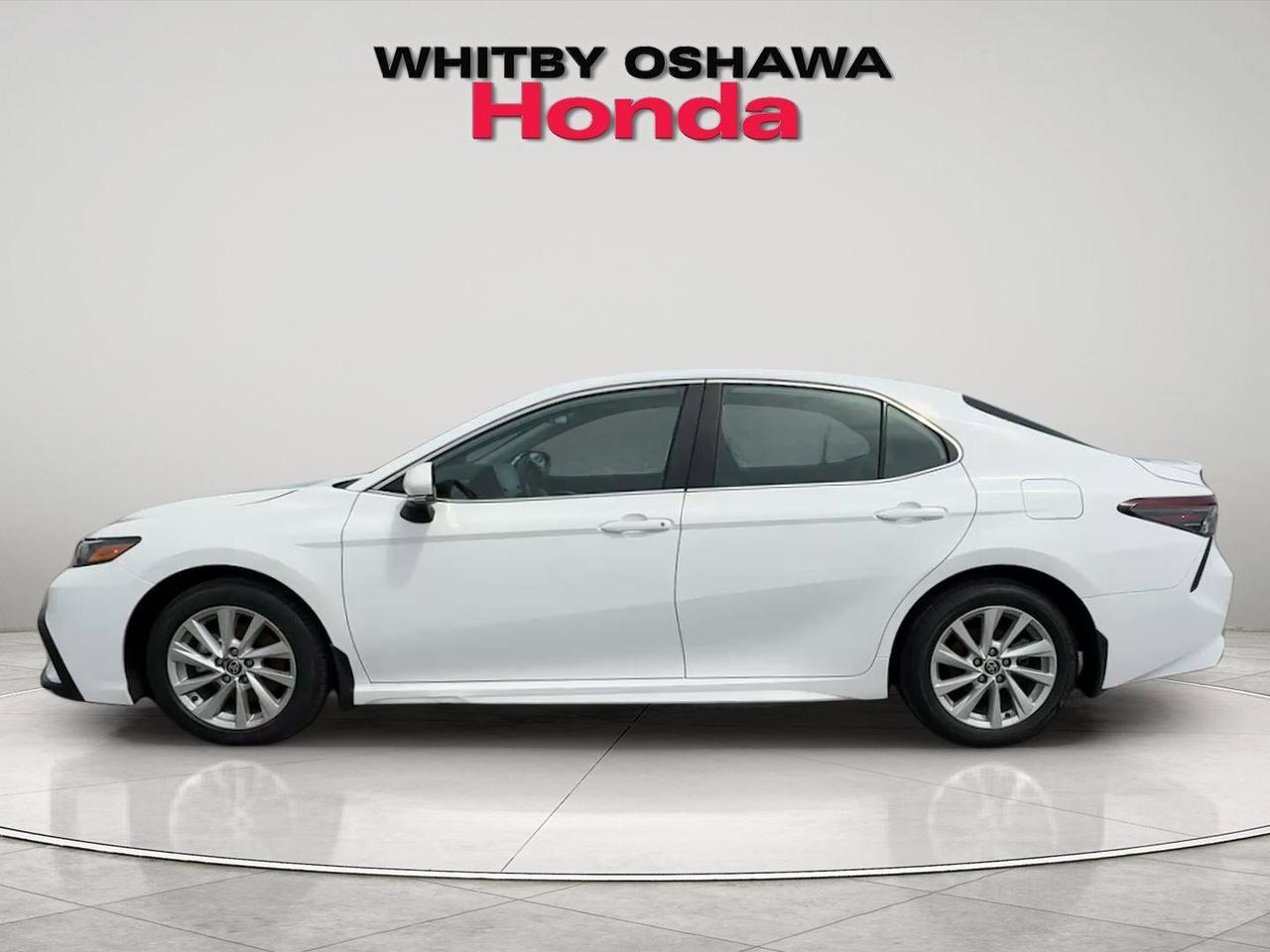 2024 Toyota Camry SE Photo