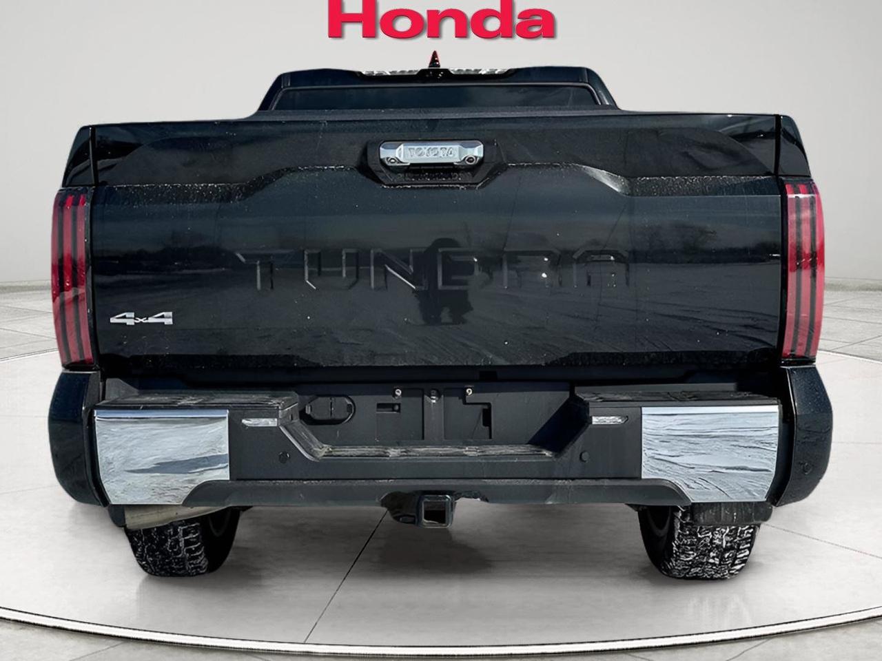 2023 Toyota Tundra Platinum Photo3