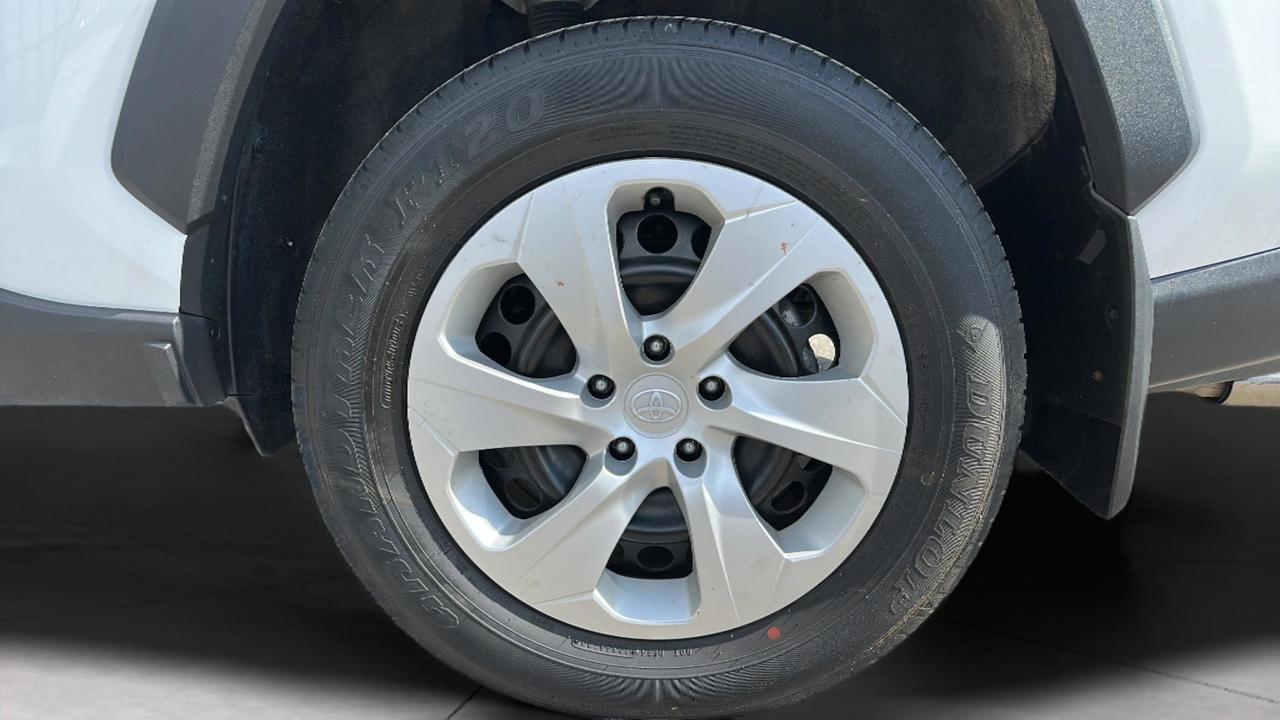 2024 Toyota RAV4 LE Photo