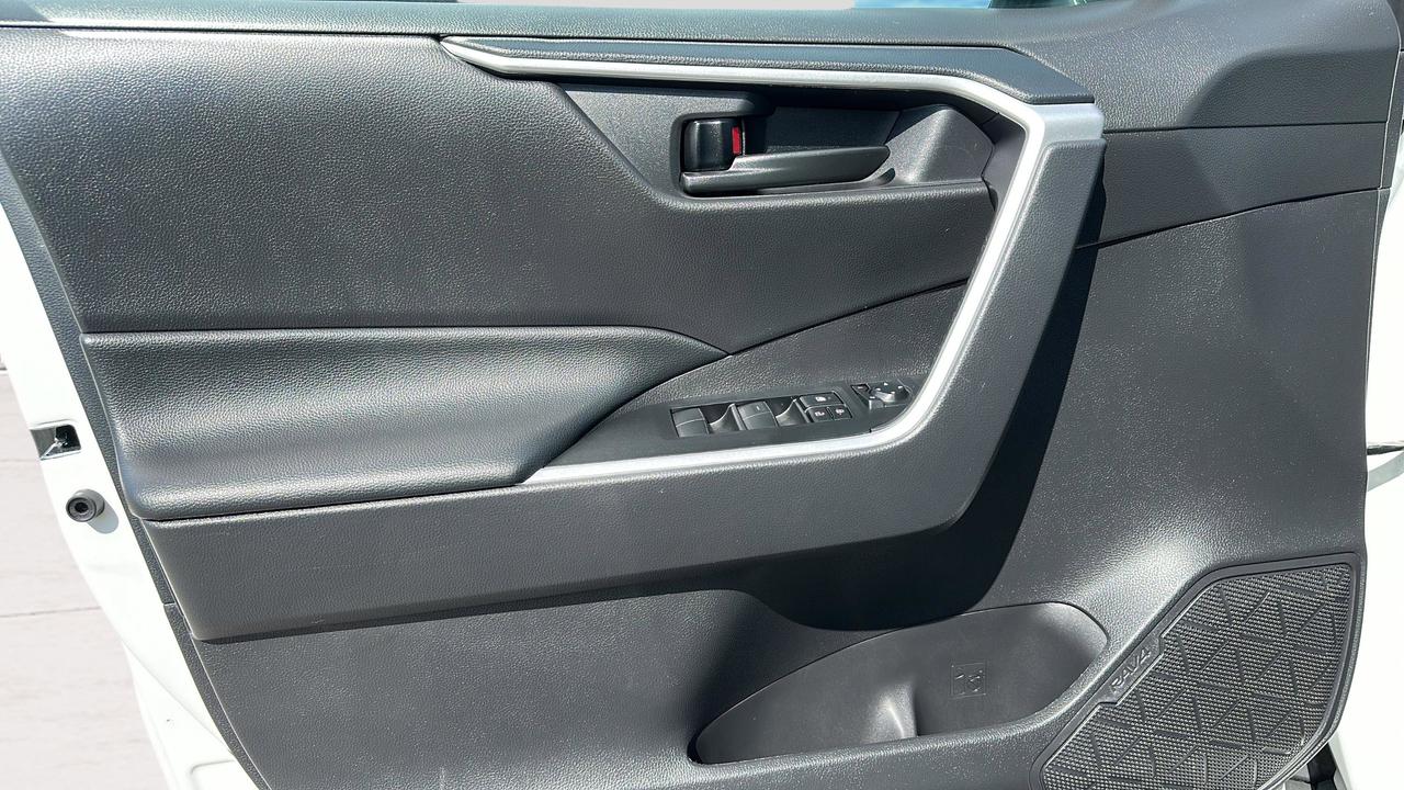 2024 Toyota RAV4 LE Photo