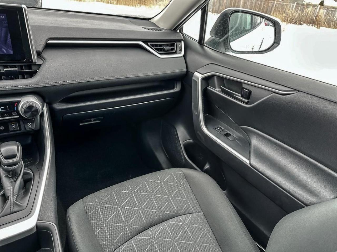 2024 Toyota RAV4 LE Photo