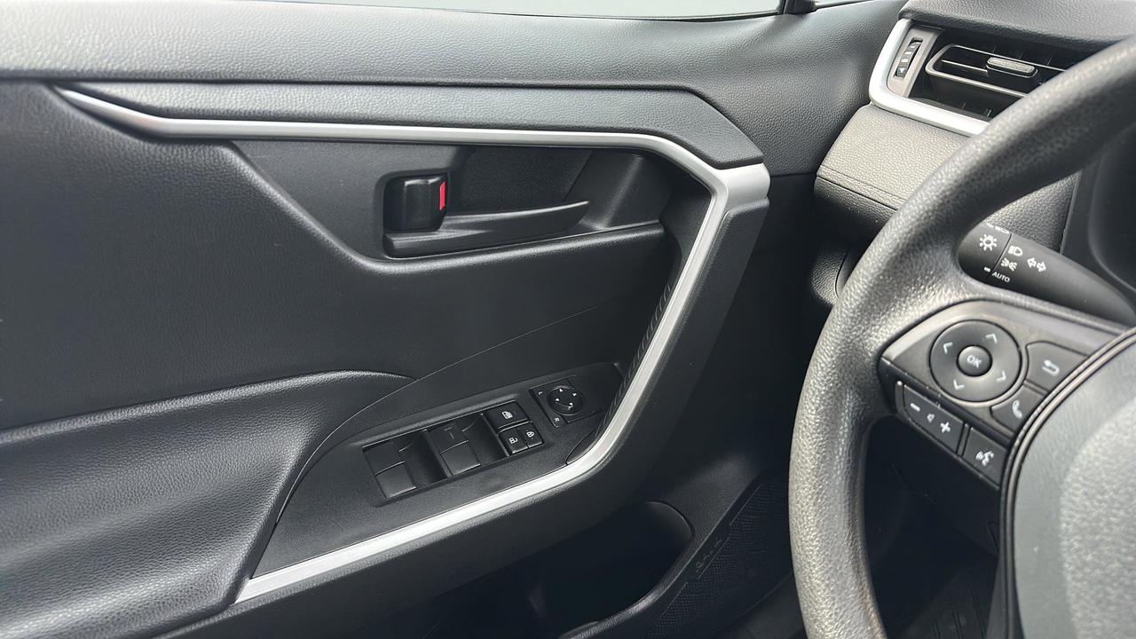 2024 Toyota RAV4 LE Photo