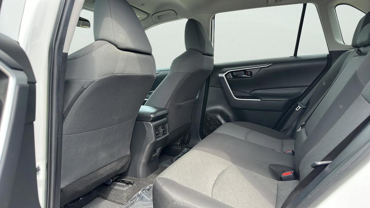 2024 Toyota RAV4 LE Photo