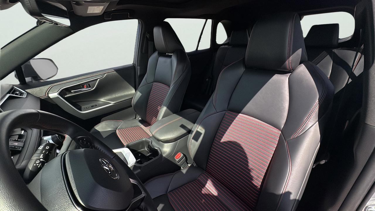 2025 Toyota RAV4 Plug-In Hybrid XSE Photo