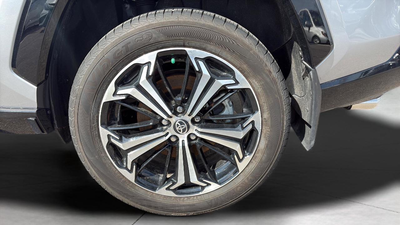 2025 Toyota RAV4 Plug-In Hybrid XSE Photo