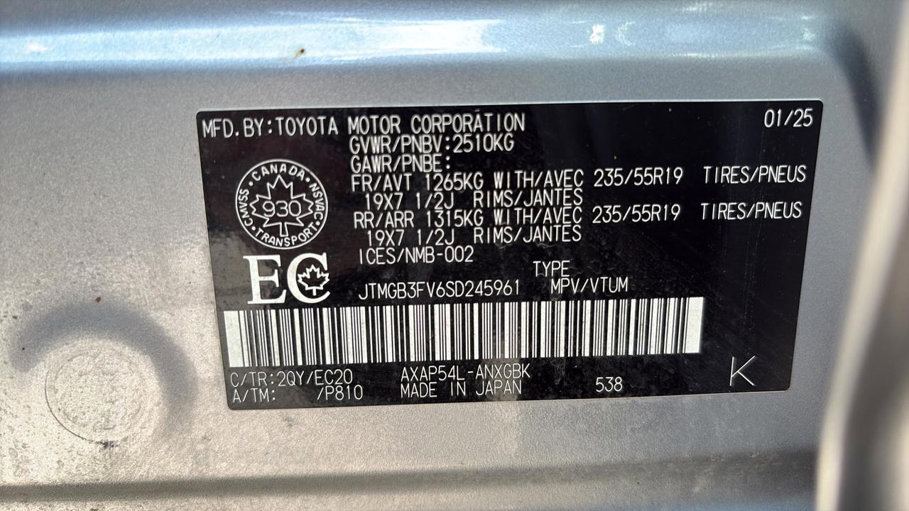 2025 Toyota RAV4 Plug-In Hybrid XSE Photo