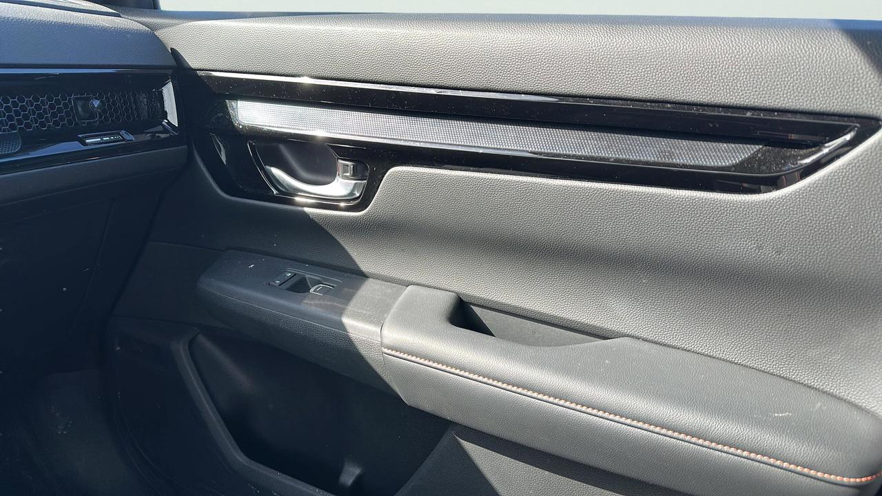 2024 Honda CR-V Hybrid Touring Photo