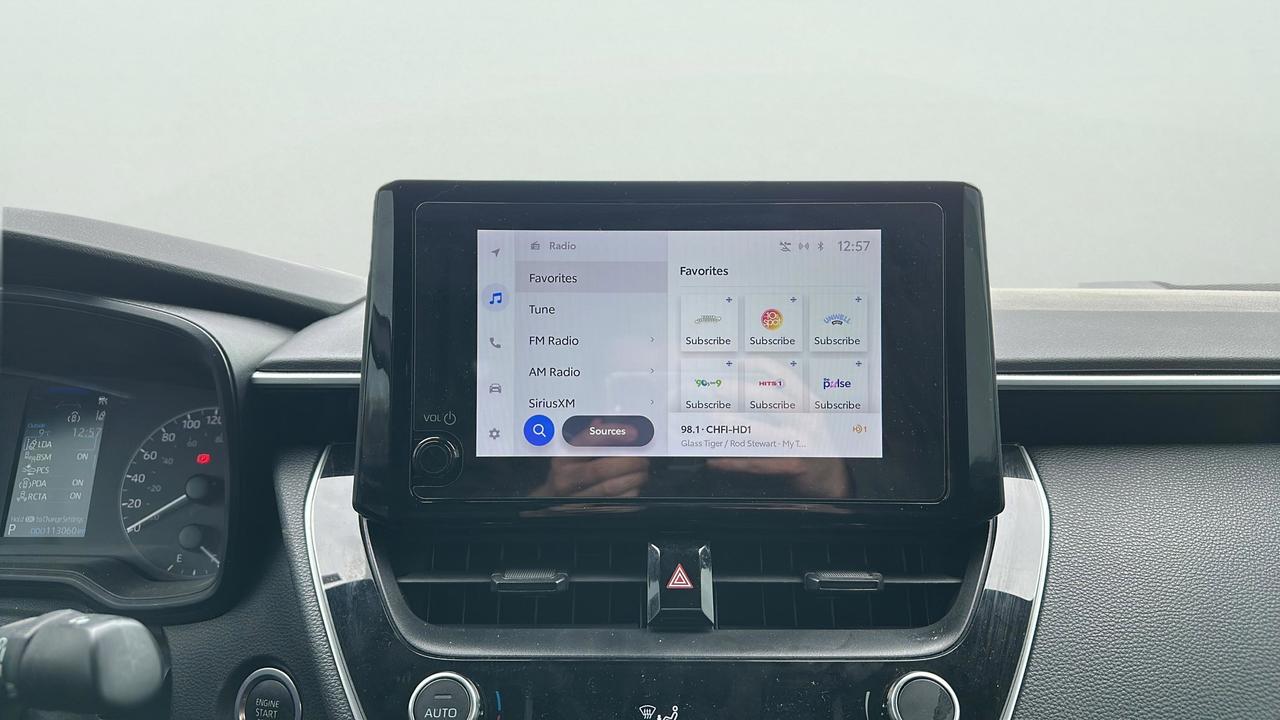 2024 Toyota Corolla SE Photo