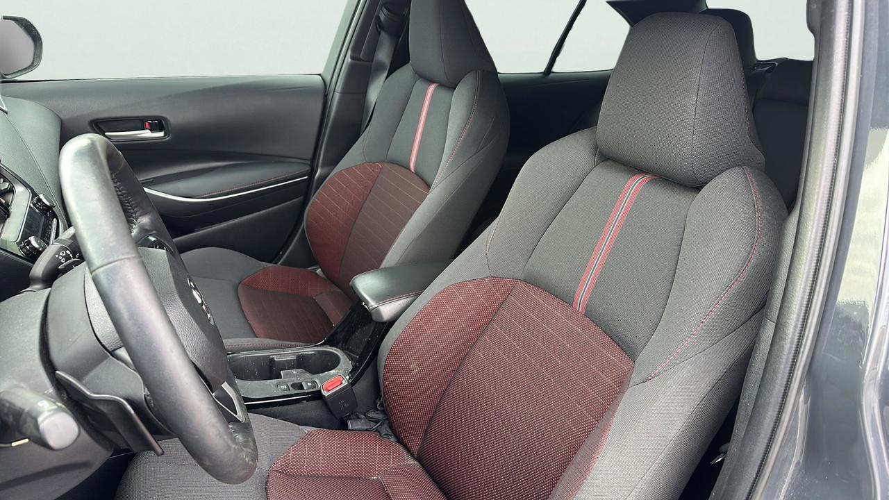 2024 Toyota Corolla SE Photo