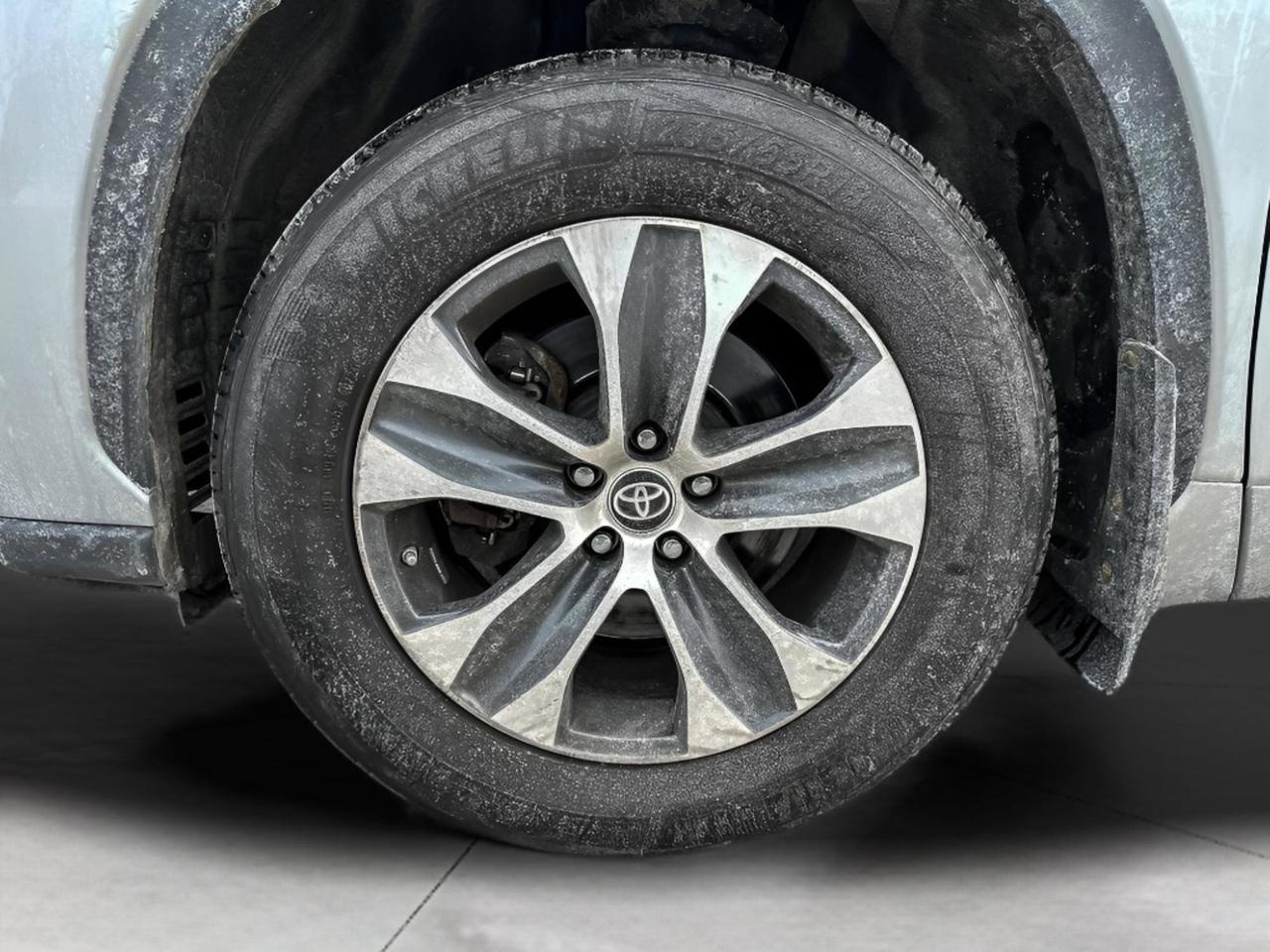 2024 Toyota Highlander XLE Photo