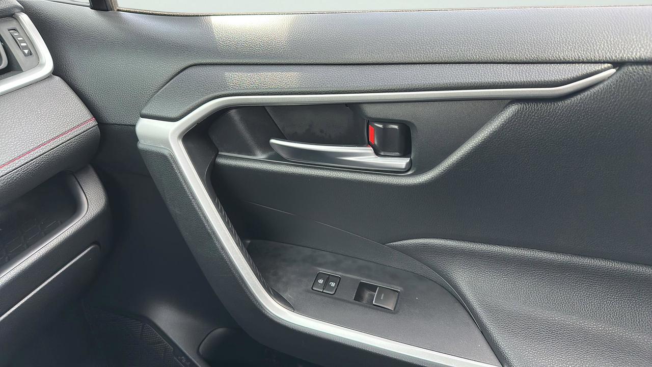2023 Toyota RAV4 Prime XSE Photo