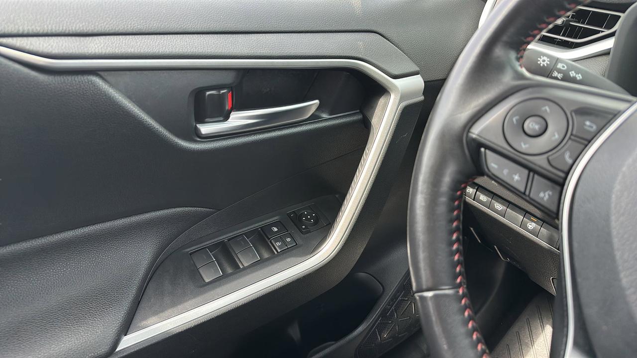2023 Toyota RAV4 Prime XSE Photo