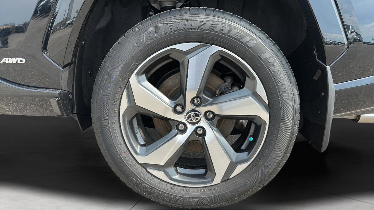 2023 Toyota RAV4 Prime XSE Photo
