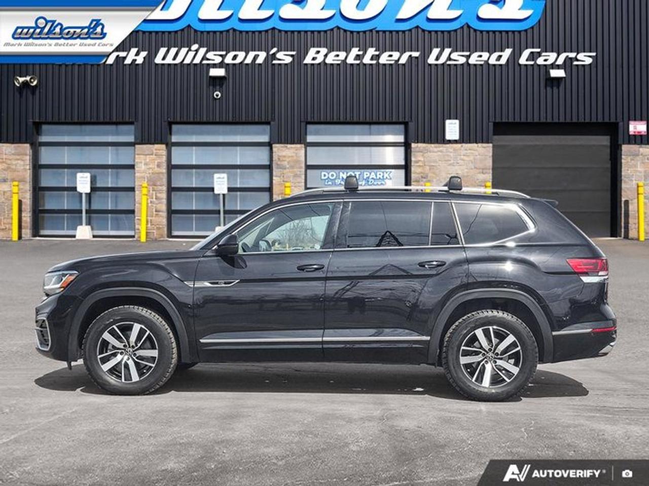 2023 Volkswagen Atlas Execline 4Motion | V6 | Leather | Pano Roof | Heated + Ventilated Seats | Heated Steering & More ! Photo