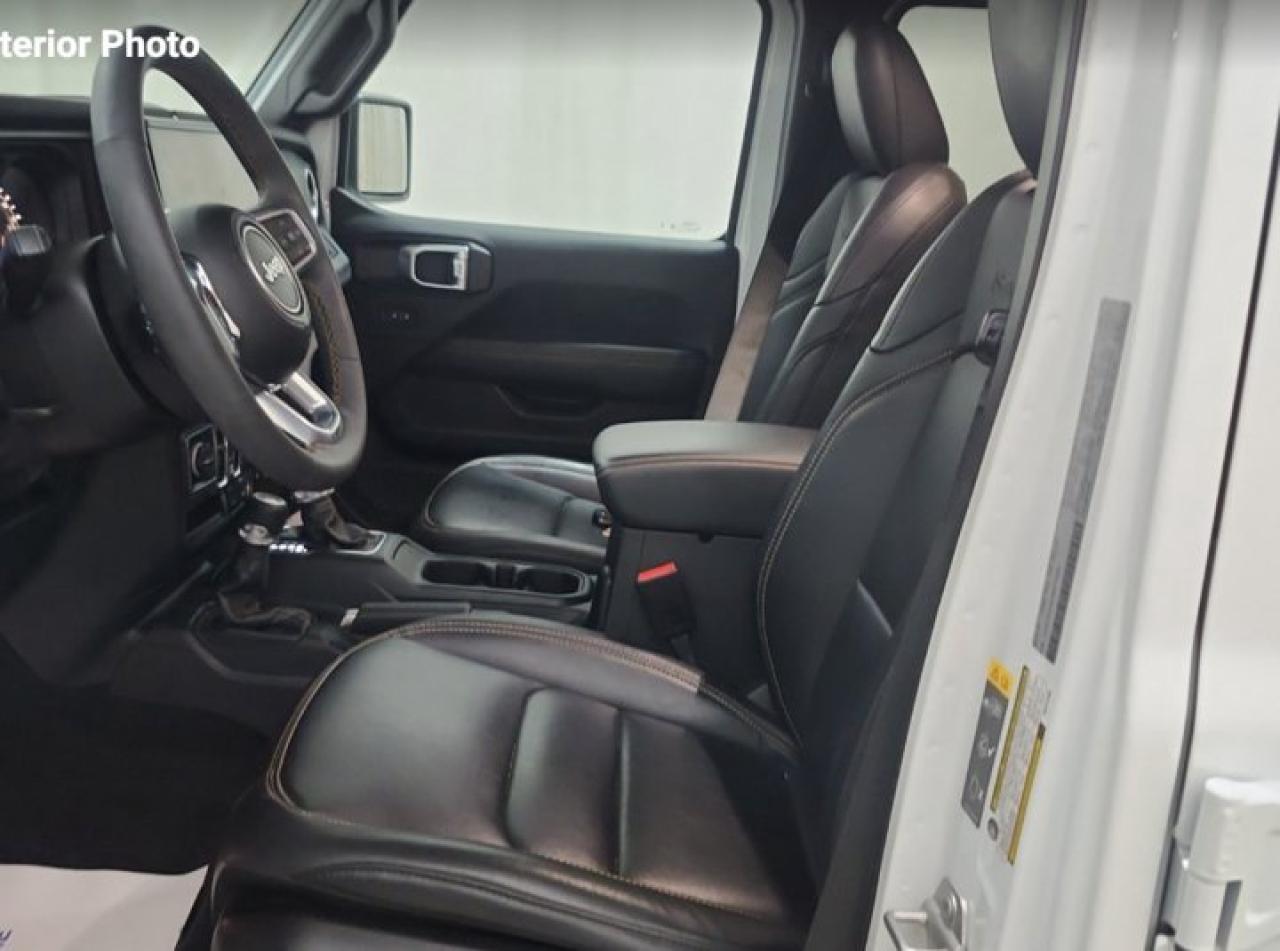 2024 Jeep Wrangler 4-Dr Sahara 4x4 | Sky Power Roof | Leather | Tow Pkg | Nav | Adaptive Cruise | Alpine Audio & More ! Photo2