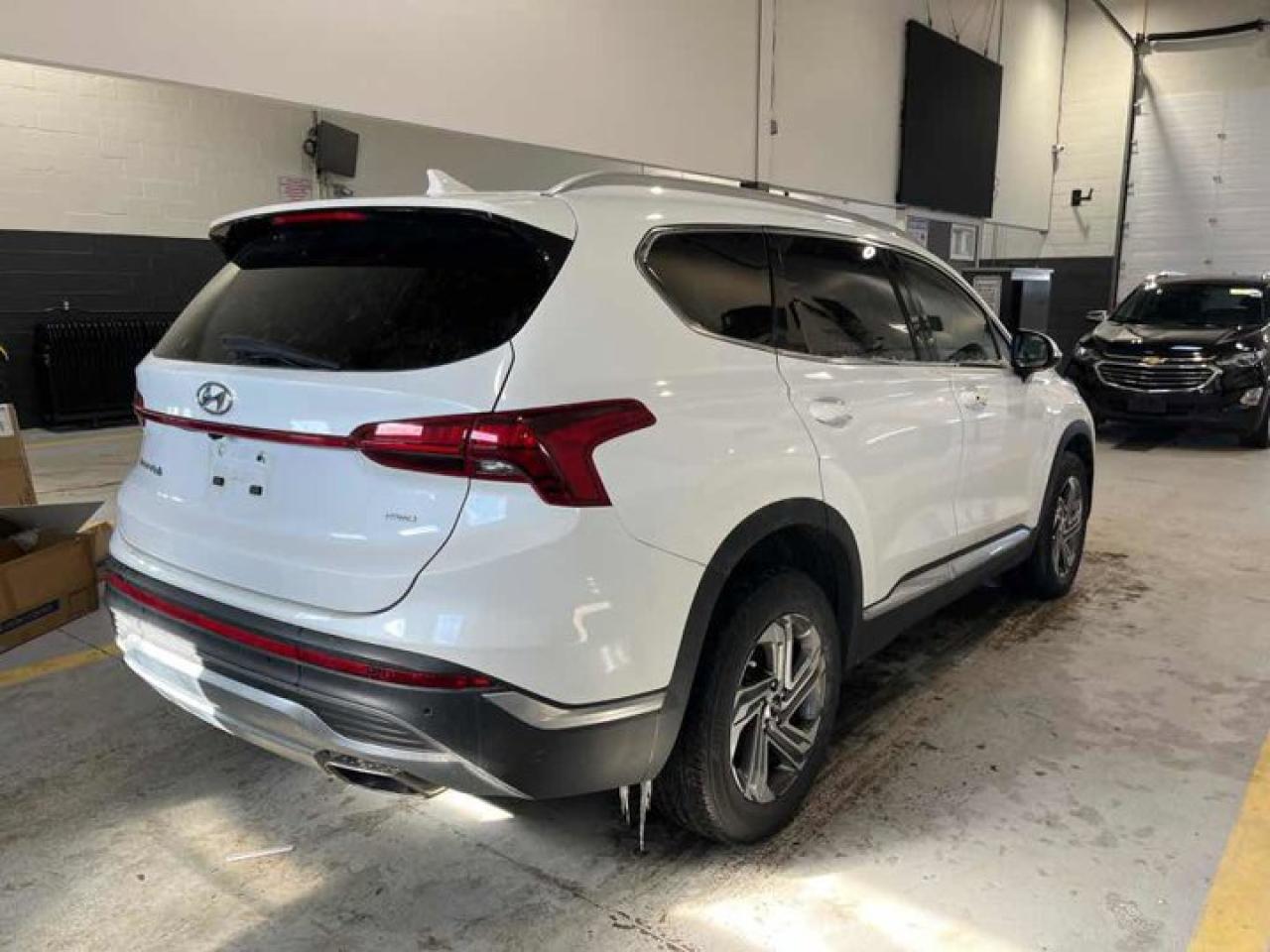 2021 Hyundai Santa Fe Preferred AWD | Heated Seats + Steering | Carplay + Android Auto | Blind Spot Monitor | and More ! Photo