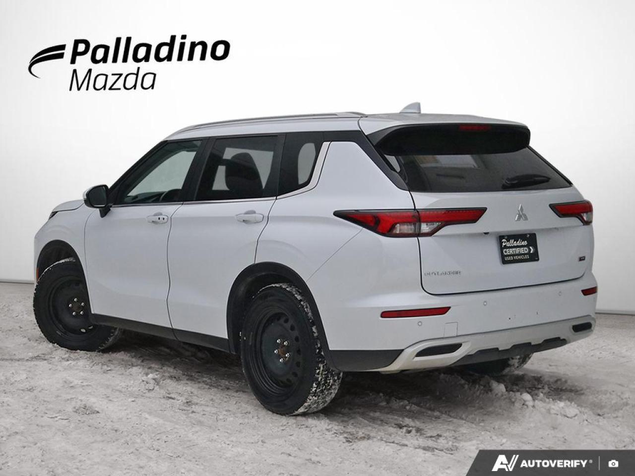 2023 Mitsubishi Outlander SE Photo3
