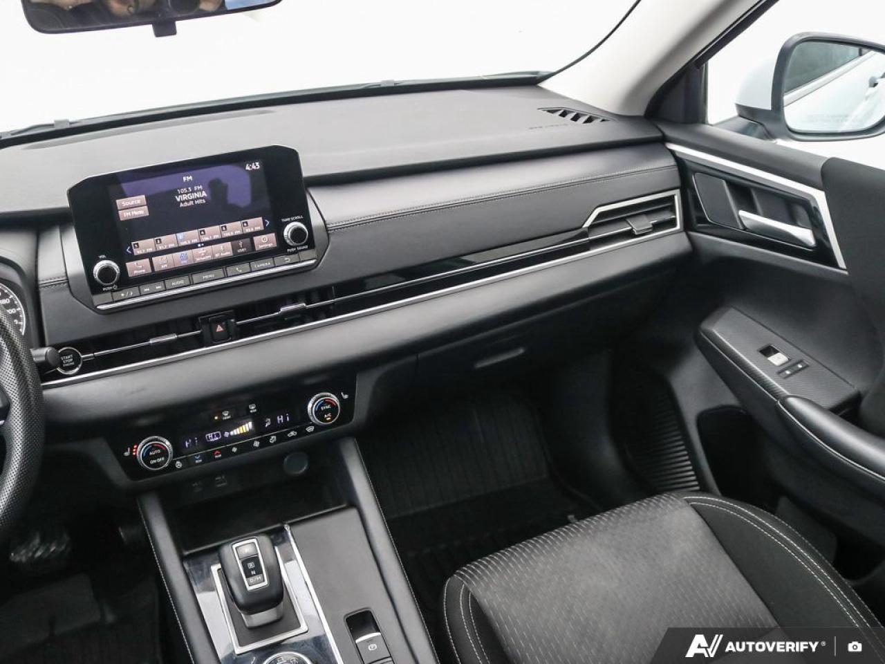 2023 Mitsubishi Outlander SE Photo