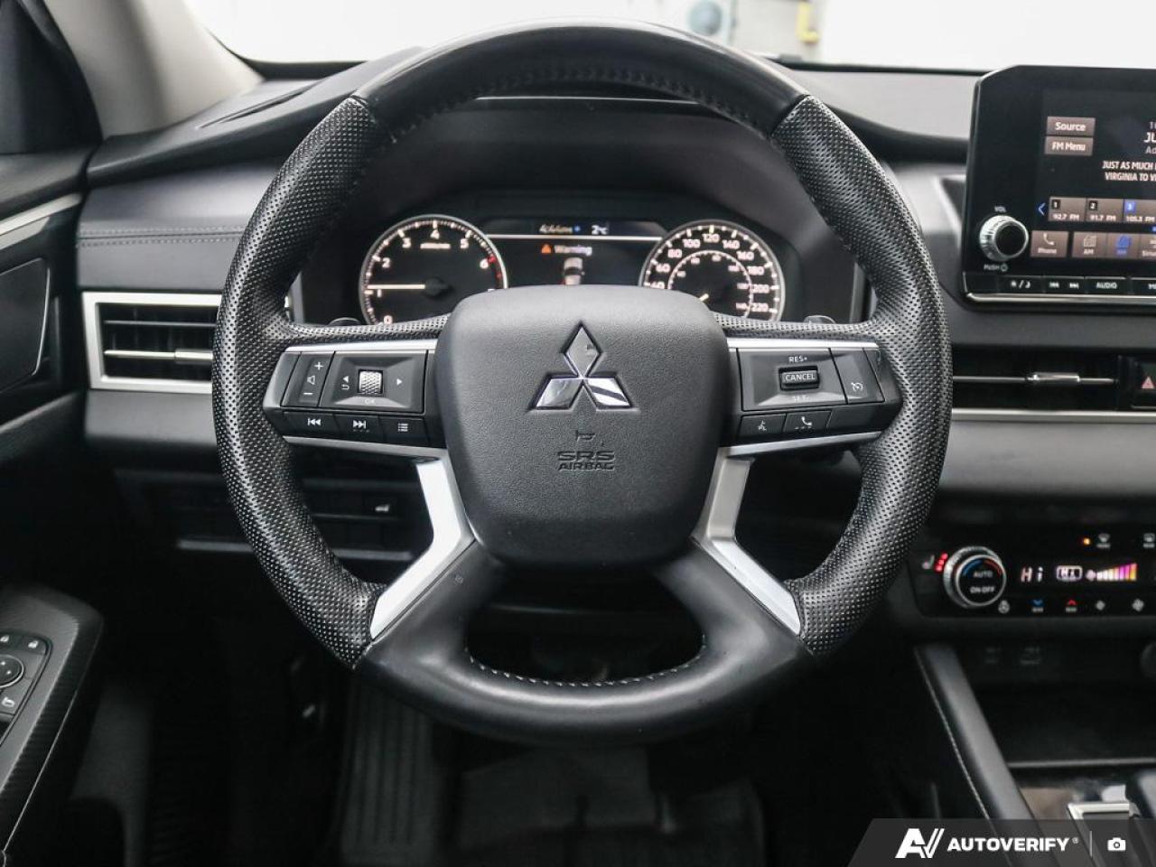 2023 Mitsubishi Outlander SE Photo