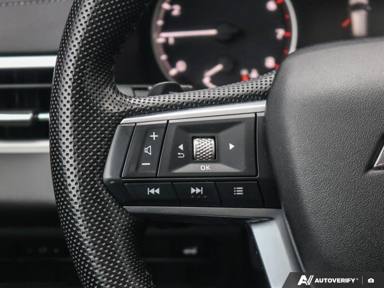 2023 Mitsubishi Outlander SE Photo