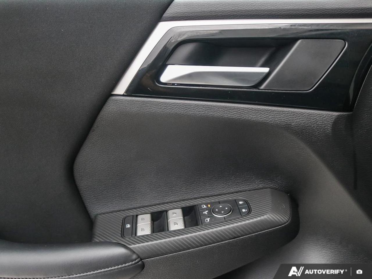 2023 Mitsubishi Outlander SE Photo