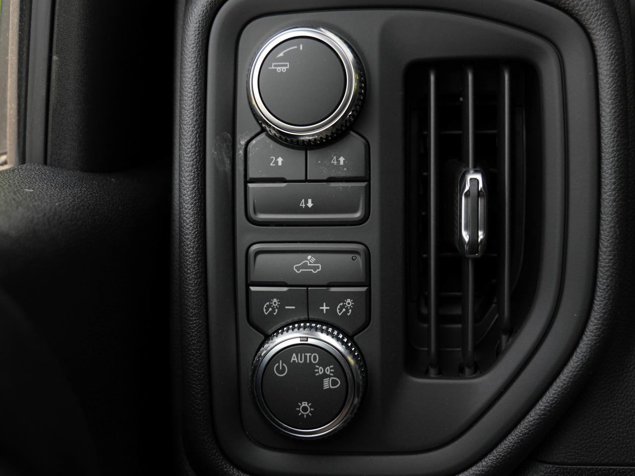 2026 GMC SIERRA 2500HD Pro Photo