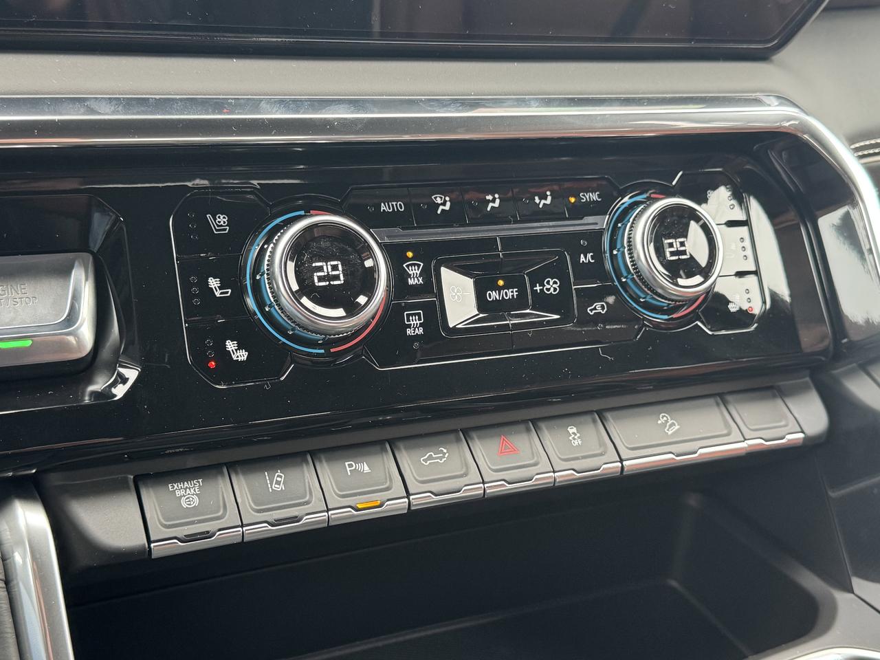 2026 GMC SIERRA 2500HD Denali Ultimate Photo