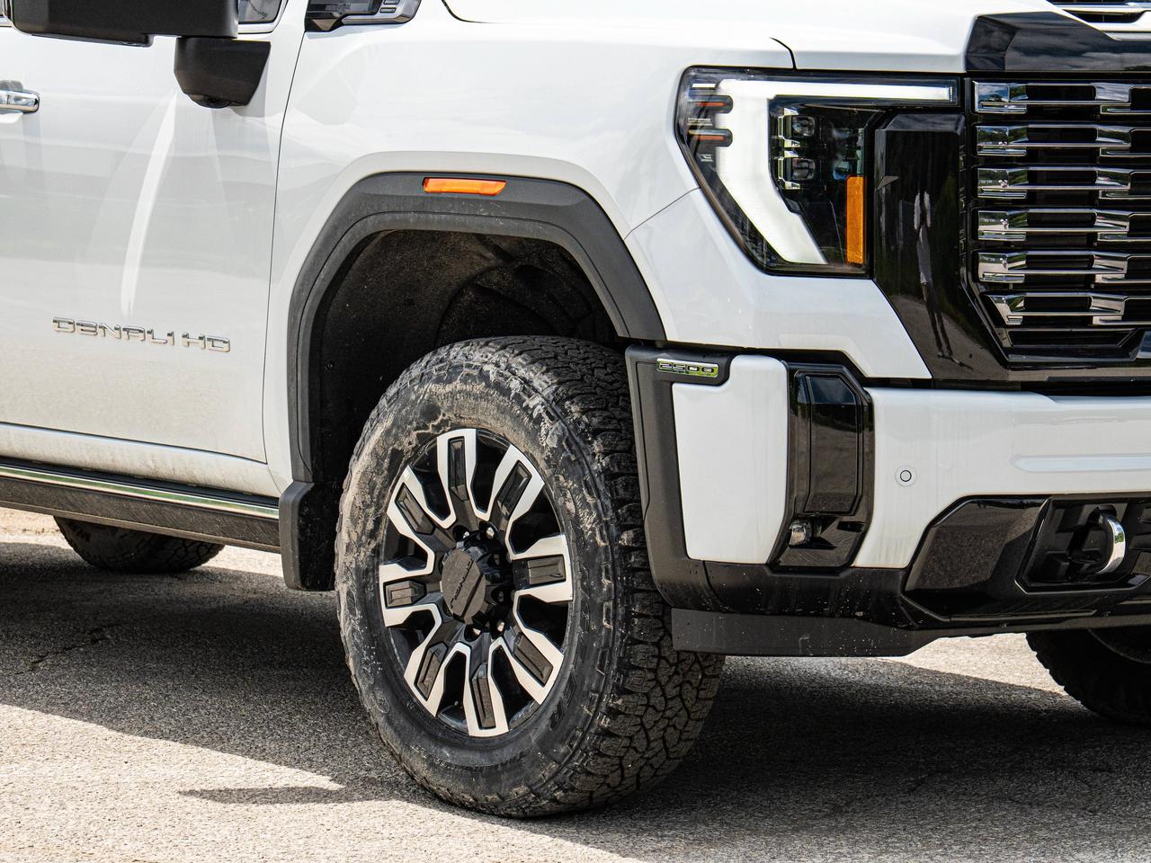 2026 GMC SIERRA 2500HD Denali Ultimate Photo3