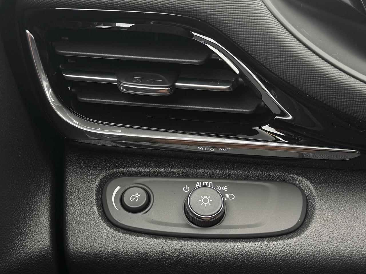 2026 Buick Envista Sport Touring Photo