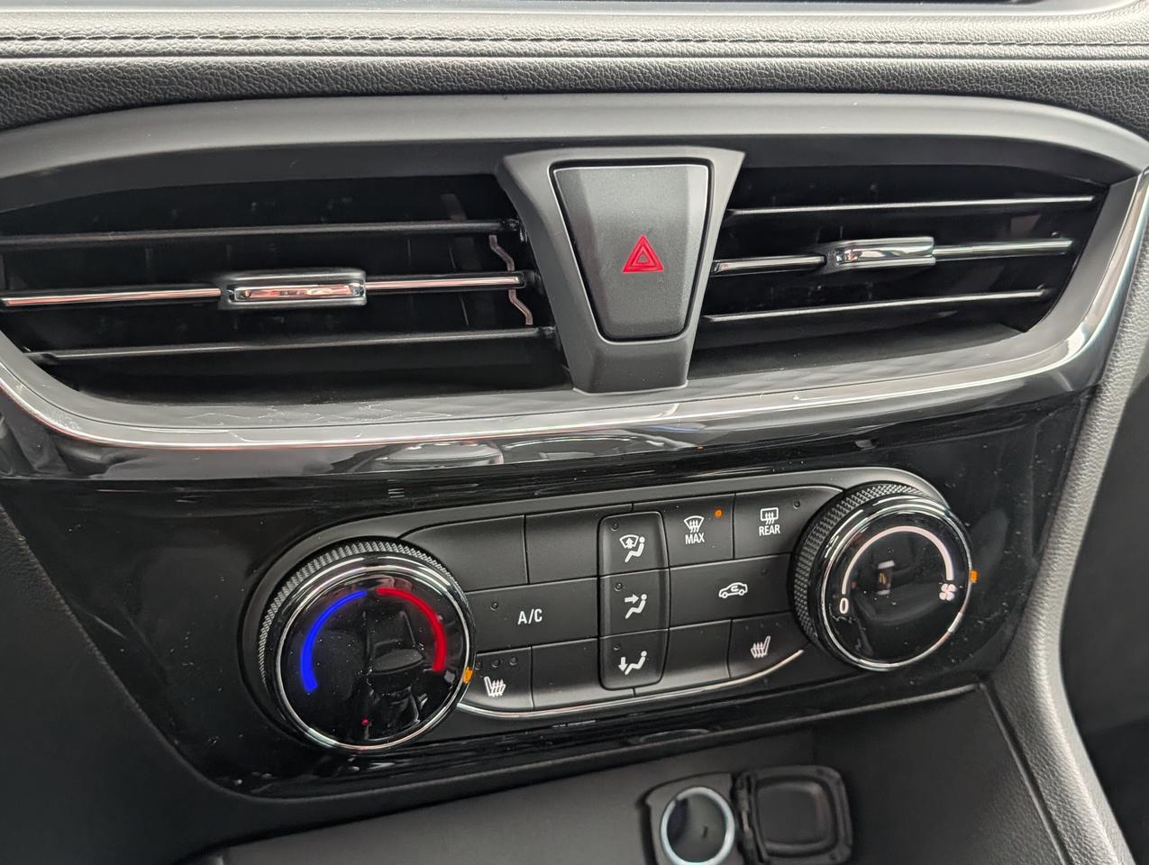 2026 Buick Encore GX Sport Touring Photo