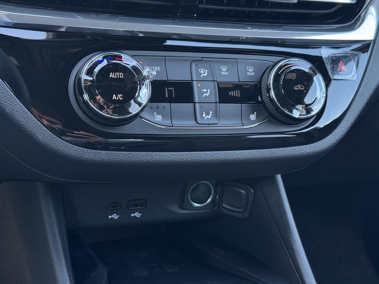 2026 Buick Envista Sport Touring Photo