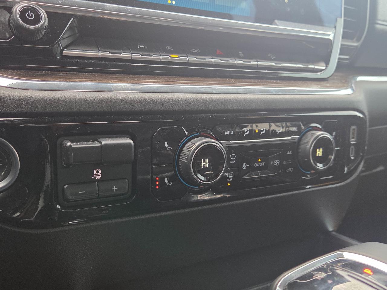 2024 Chevrolet Silverado 1500 RST Photo