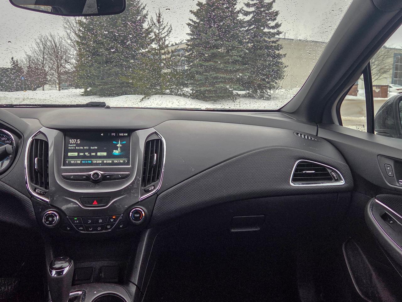 2018 Chevrolet Cruze LT Photo