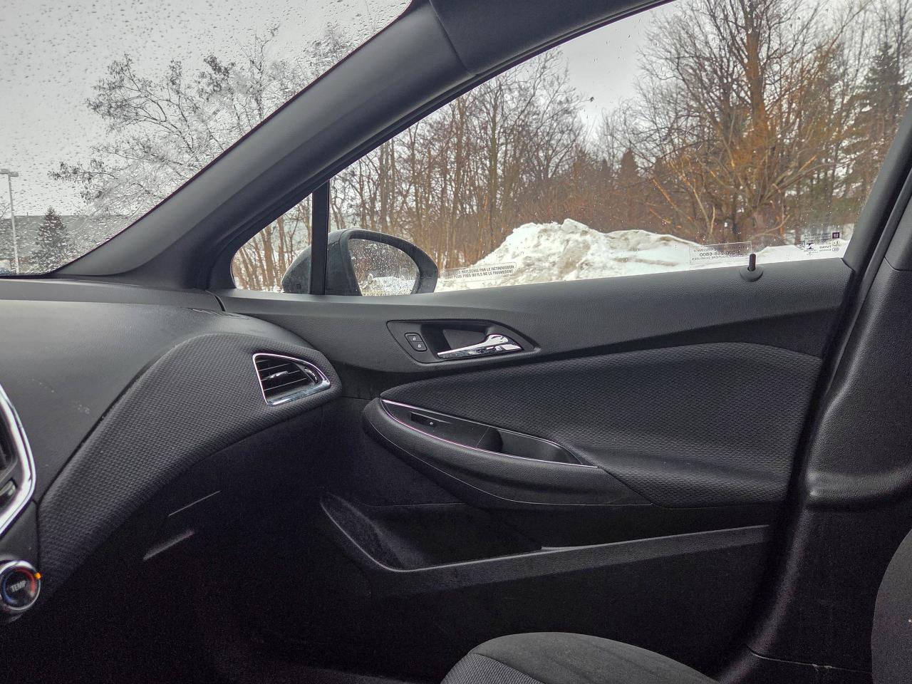 2018 Chevrolet Cruze LT Photo