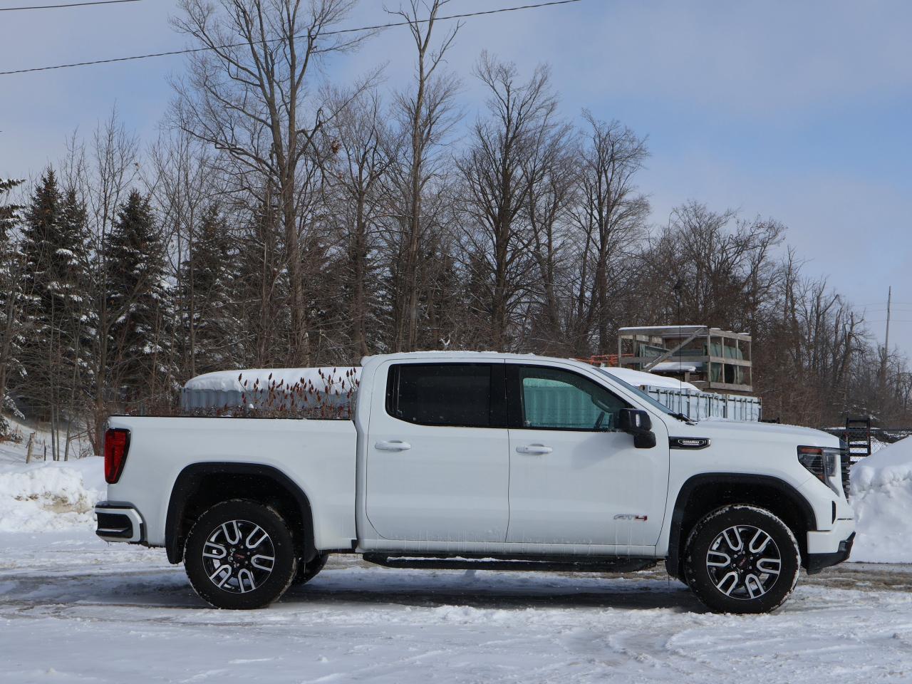 2023 GMC Sierra 1500 AT4 Photo3