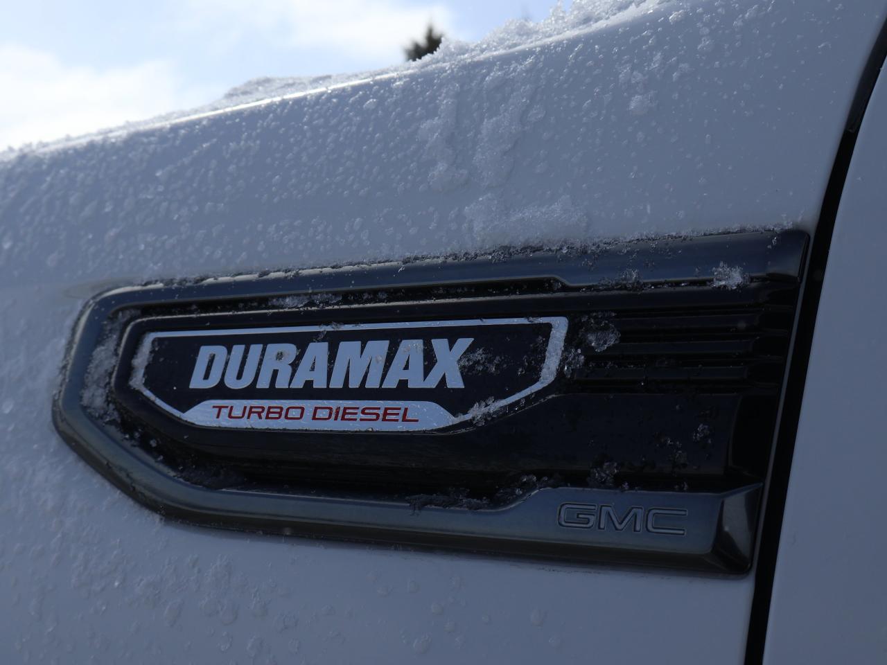 2023 GMC Sierra 1500 AT4 Photo