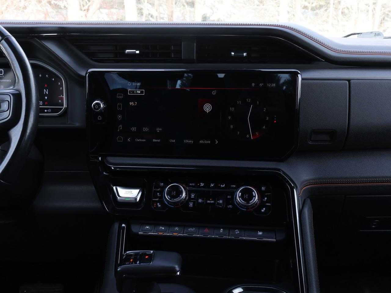 2023 GMC Sierra 1500 AT4 Photo