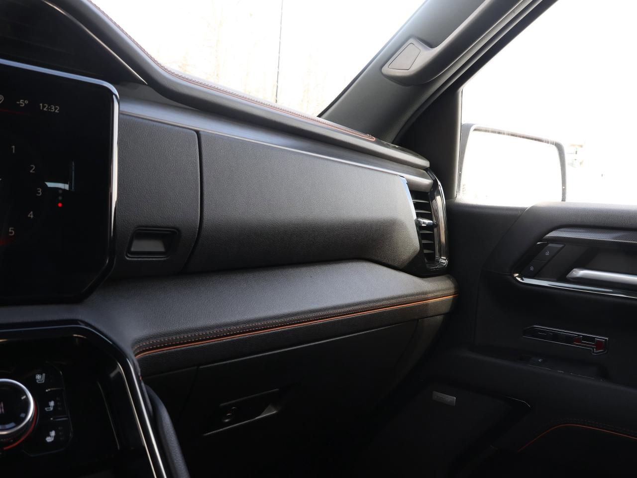 2023 GMC Sierra 1500 AT4 Photo