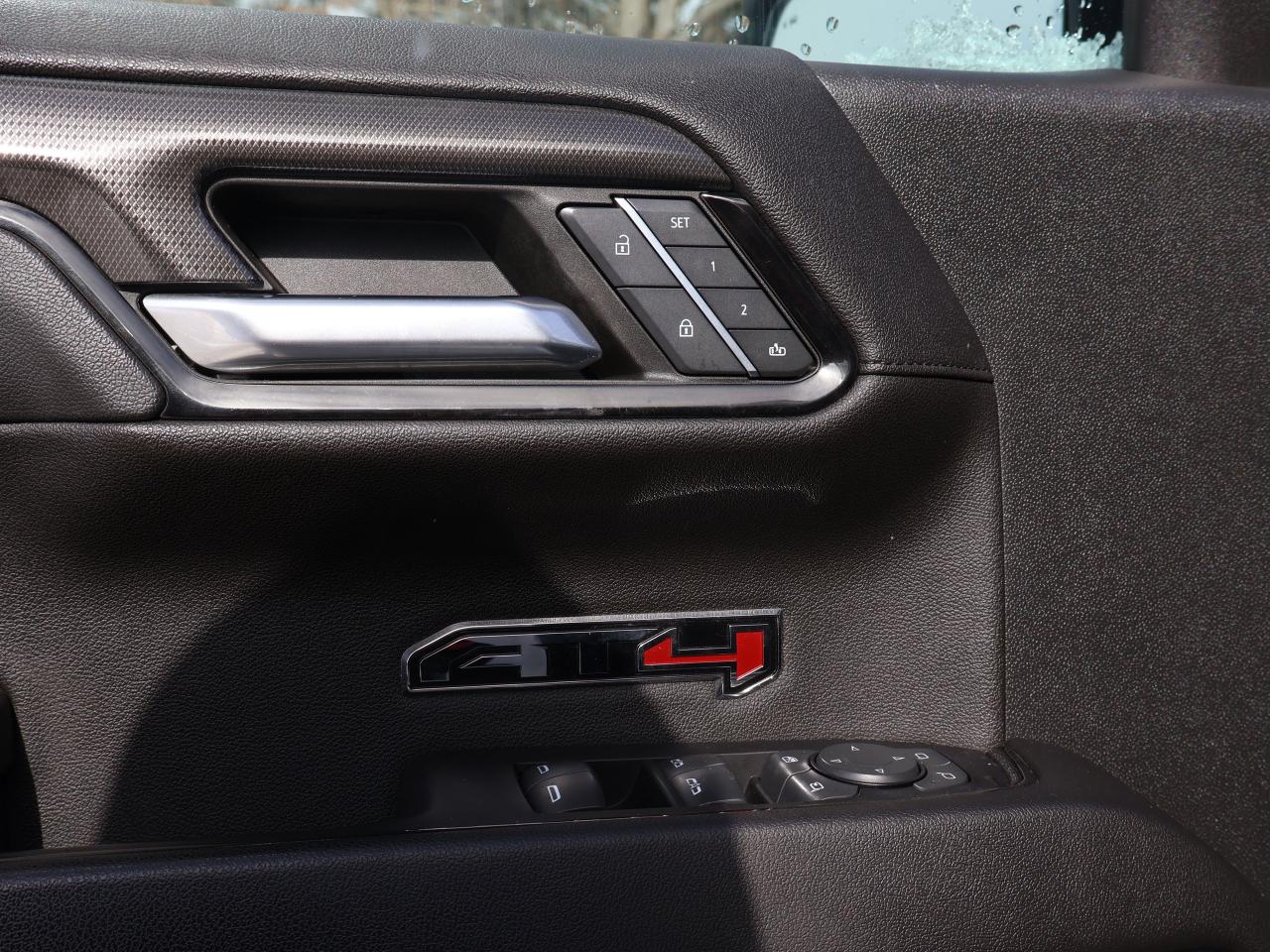 2023 GMC Sierra 1500 AT4 Photo