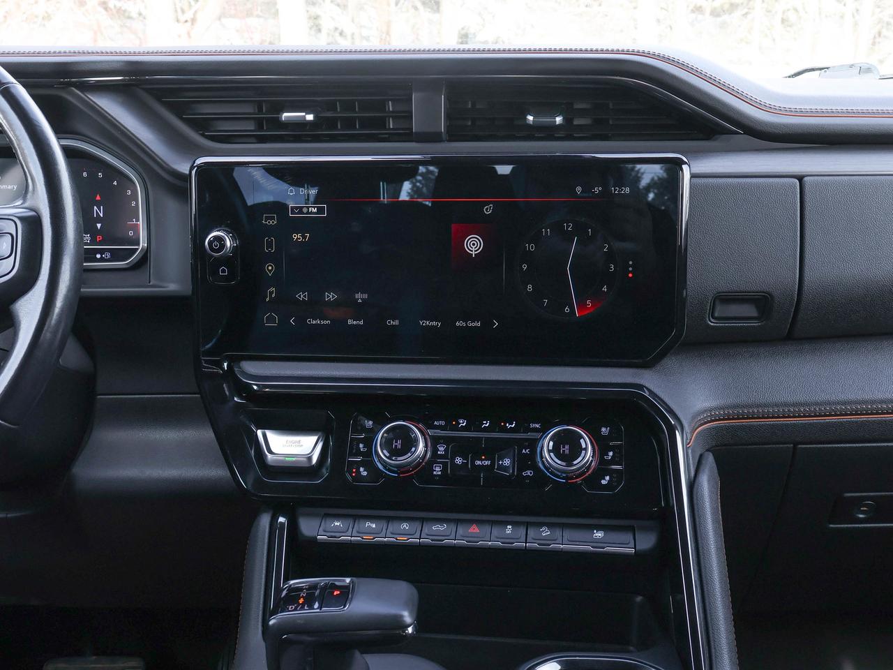 2023 GMC Sierra 1500 AT4 Photo