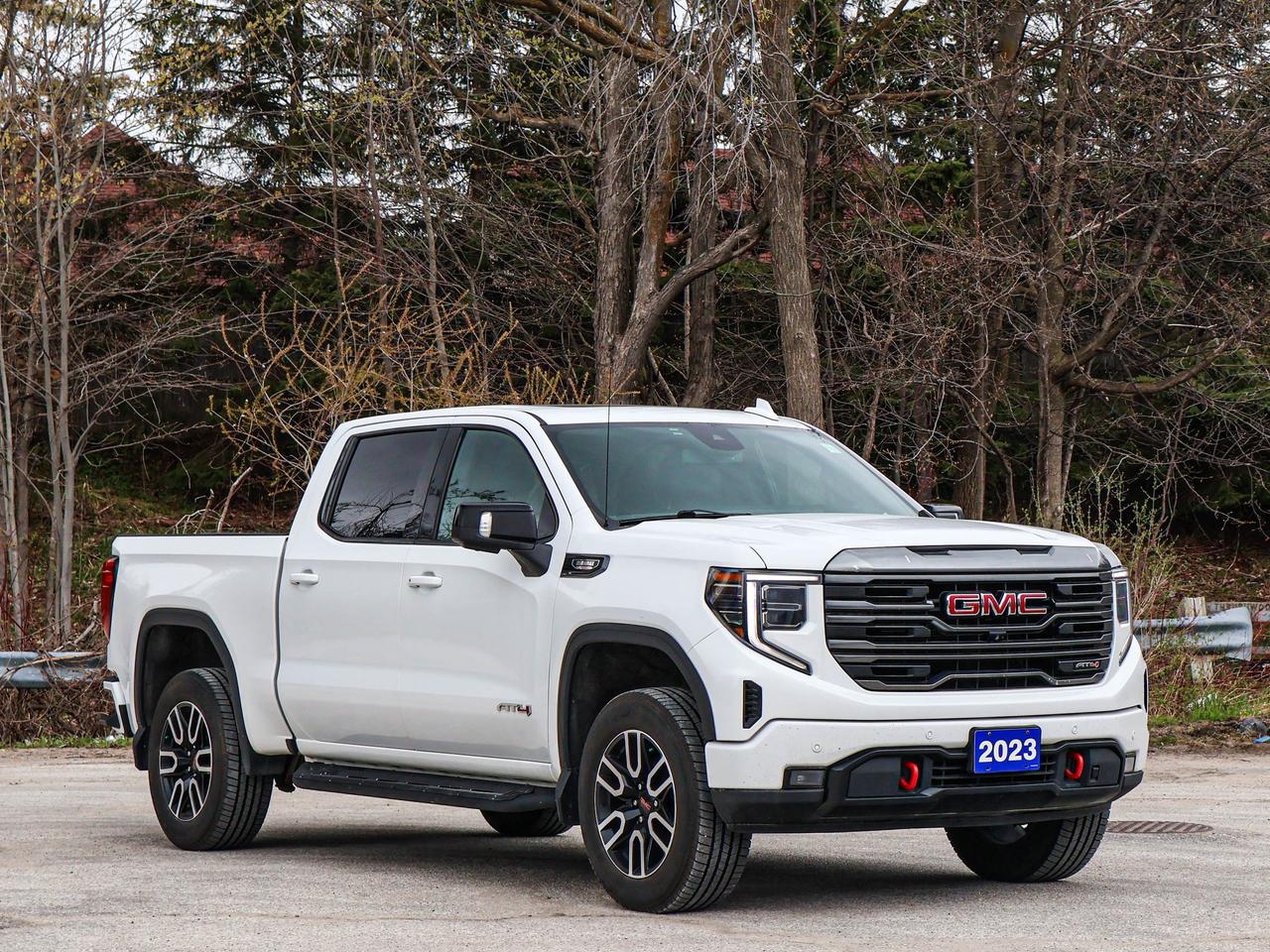 2023 GMC Sierra 1500 AT4 Photo2