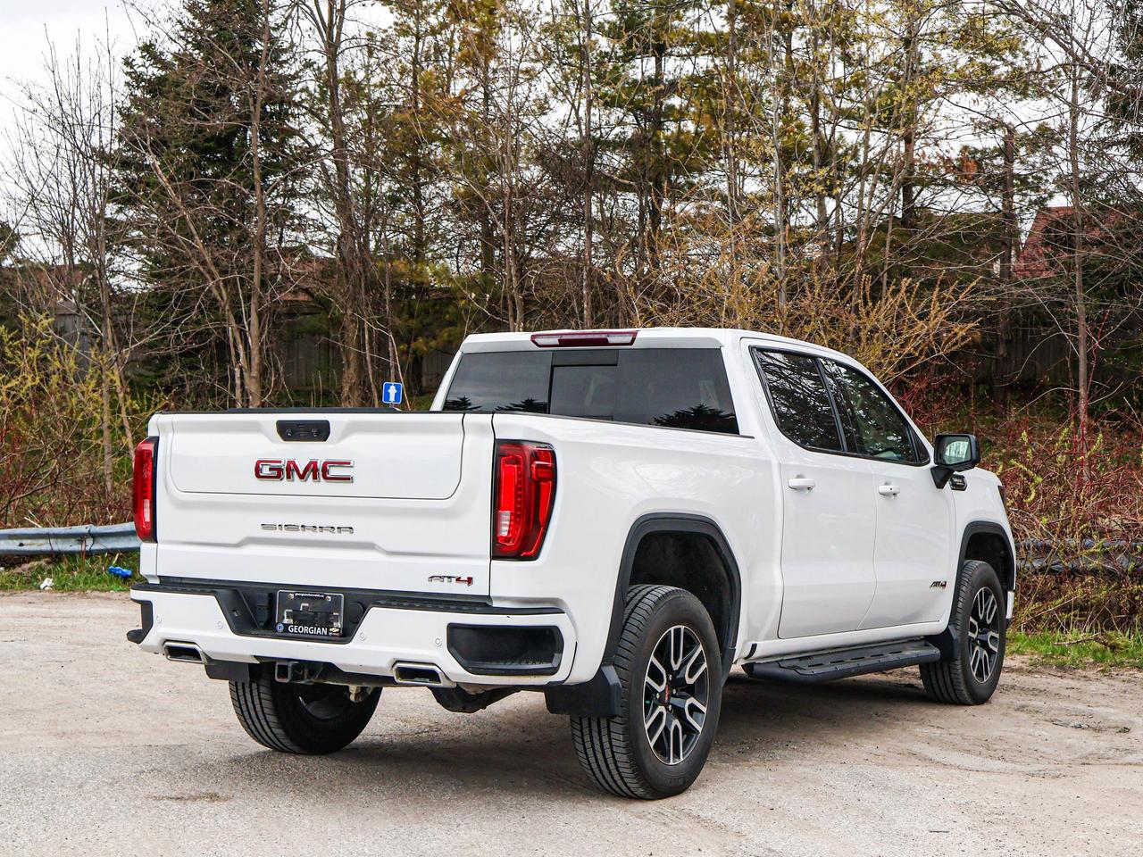 2023 GMC Sierra 1500 AT4 Photo