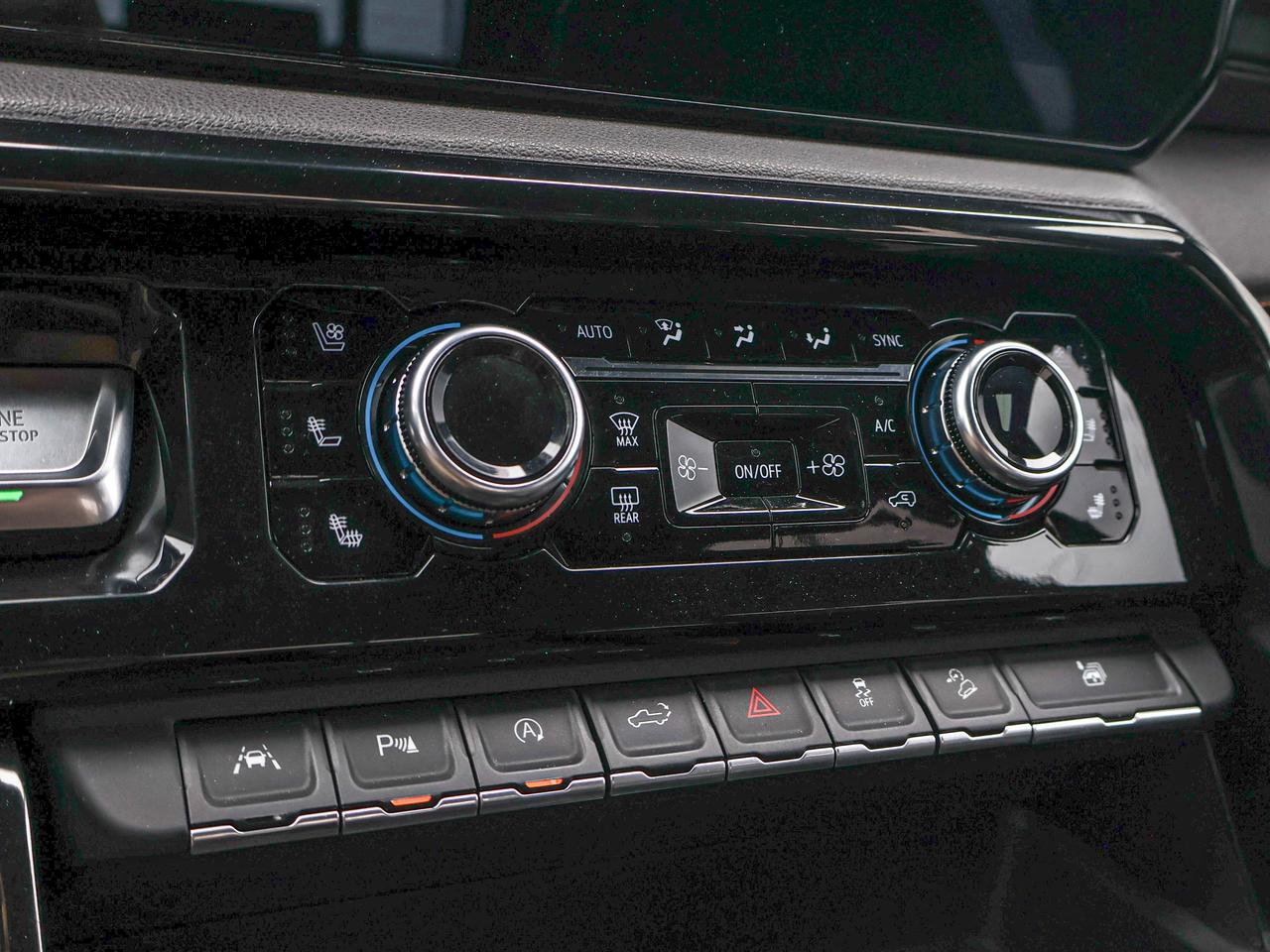 2023 GMC Sierra 1500 AT4 Photo