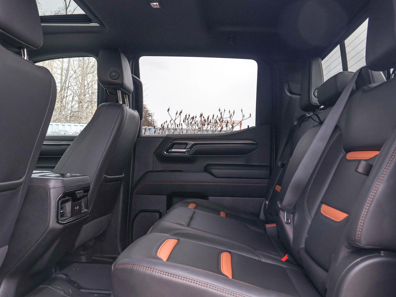 2023 GMC Sierra 1500 AT4 Photo