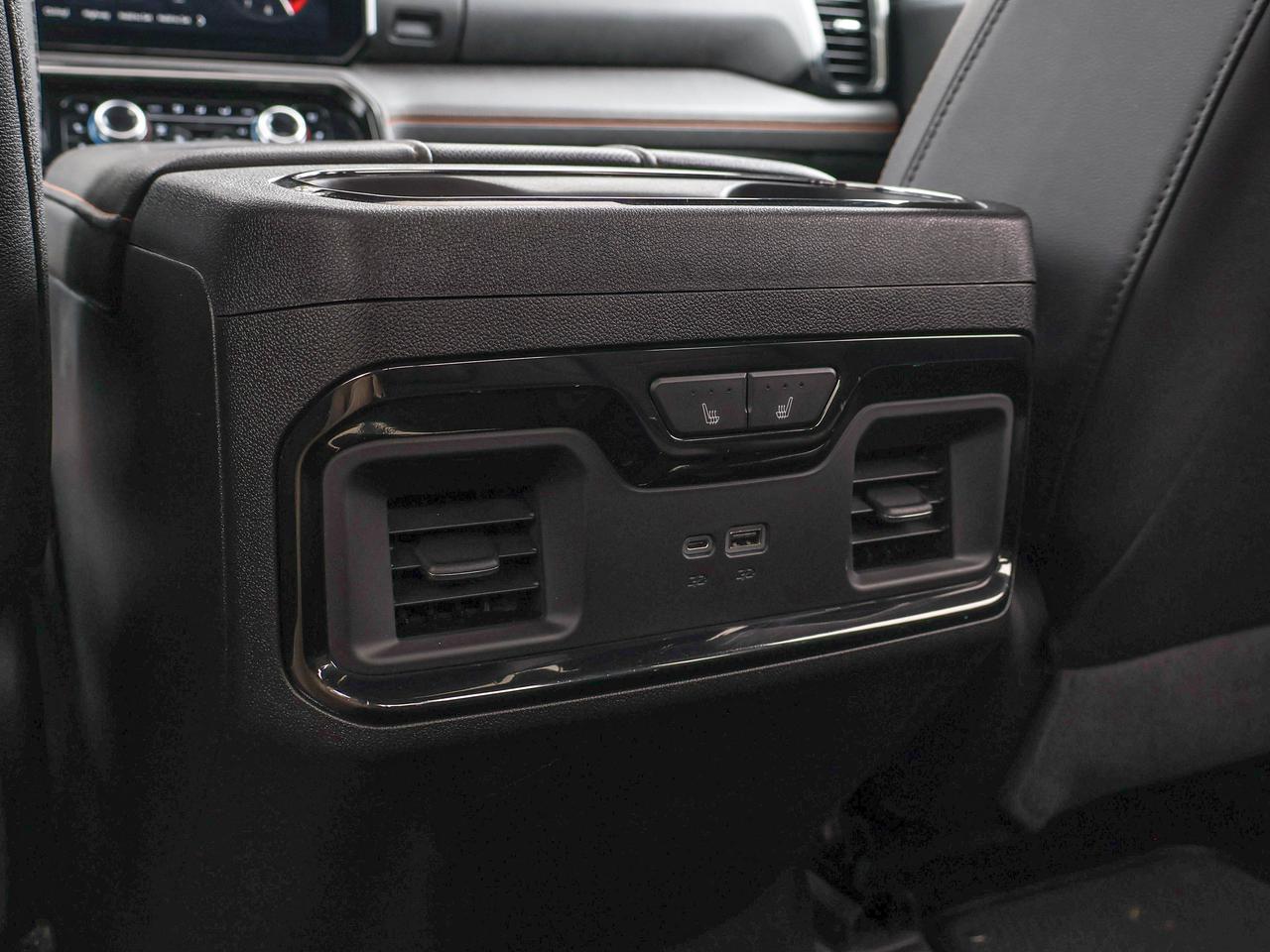 2023 GMC Sierra 1500 AT4 Photo