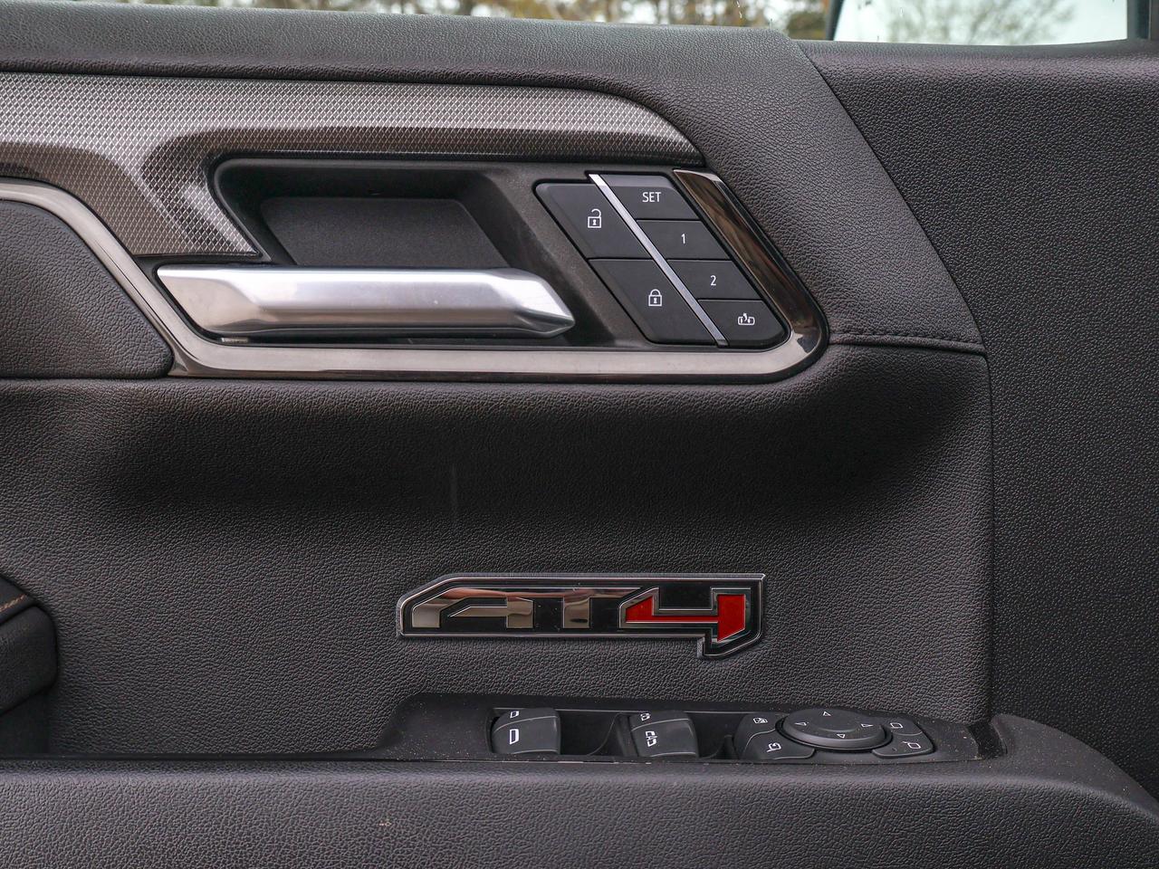 2023 GMC Sierra 1500 AT4 Photo