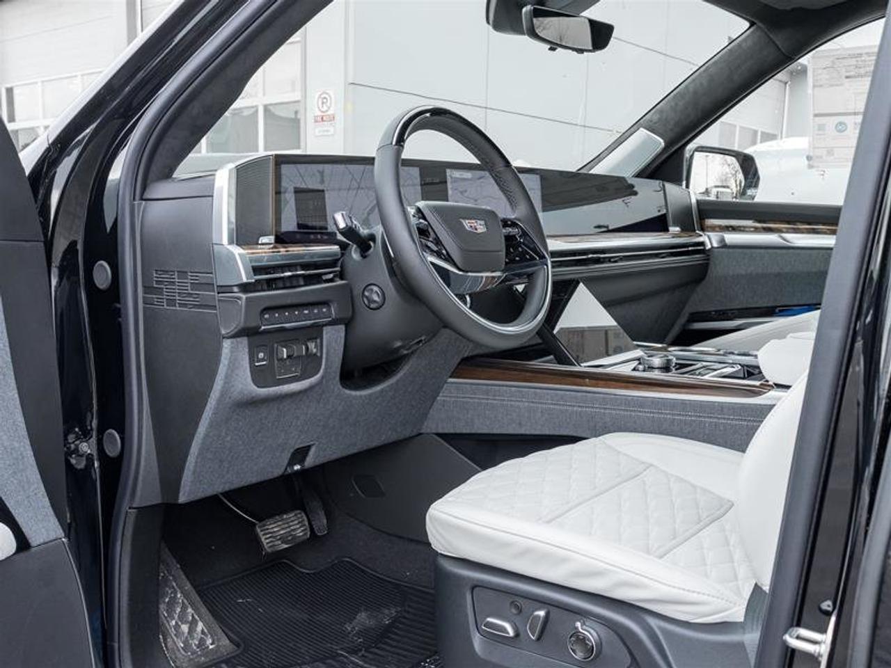 2026 Cadillac Escalade ESV Platinum Sport Photo