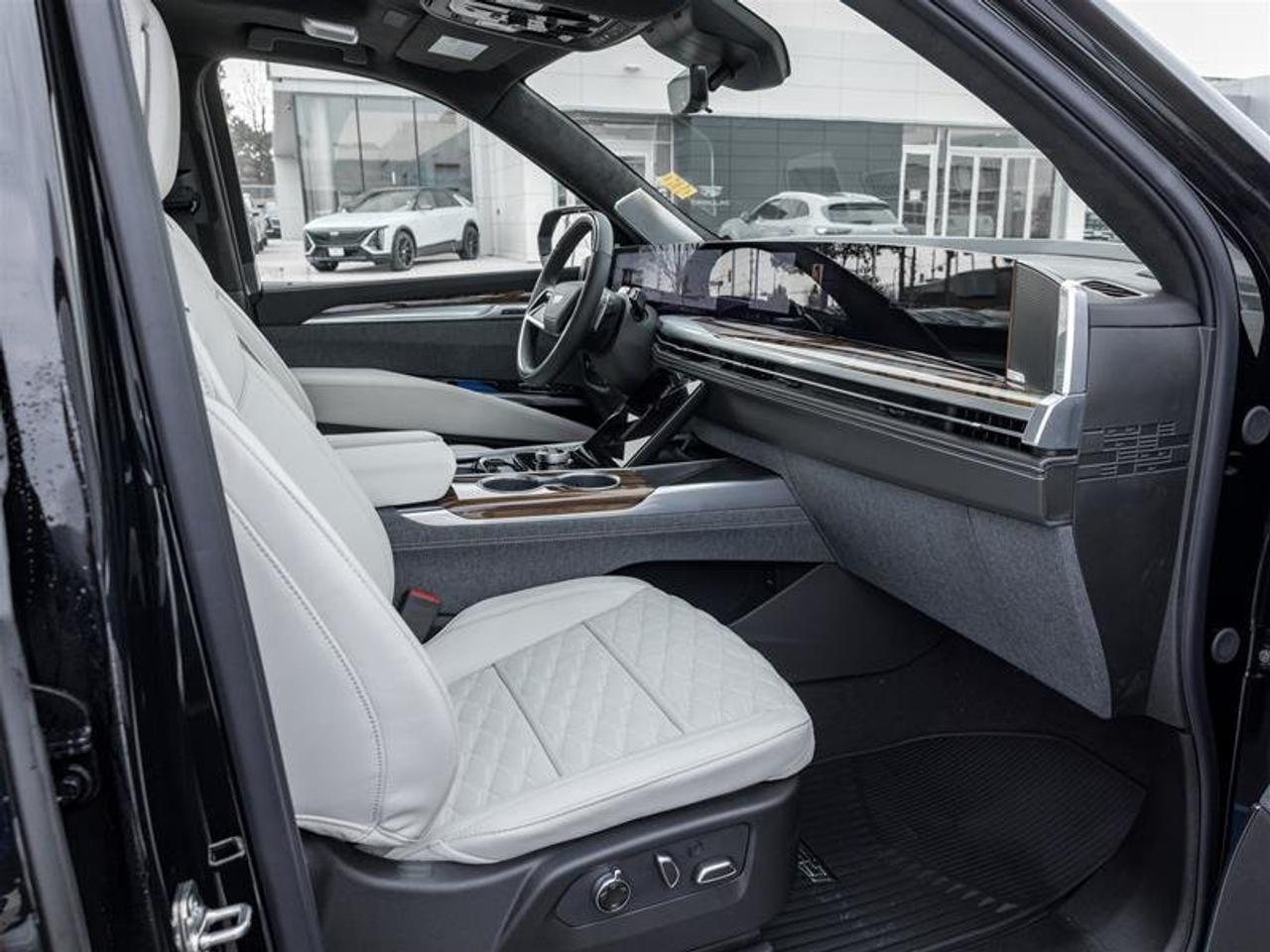 2026 Cadillac Escalade ESV Platinum Sport Photo